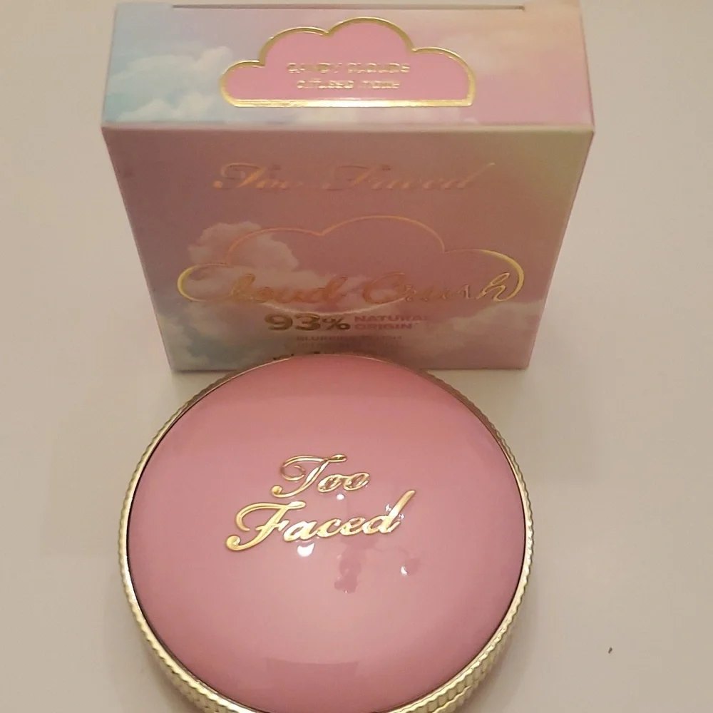 Too Faced Cloud Crush Blurring Blush Candy Cloud. BNIB